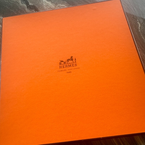 HERMES scarf with box - Picture 5 of 5